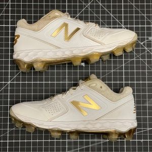 New Balance Softball Cleats Size 8W